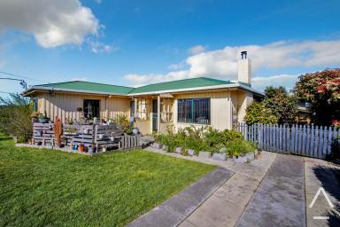House For Sale - TAS - George Town - 7253 - Four Bedrooms, Two Bathrooms and a large Garage!  (Image 2)