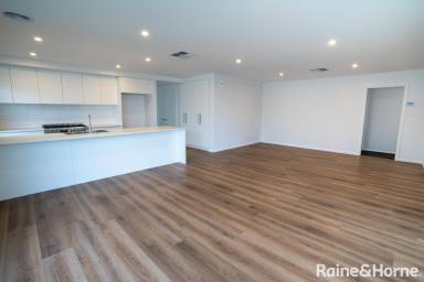 House For Lease - NSW - Gobbagombalin - 2650 - MODERN GOBBAGOMBALIN HOME  (Image 2)