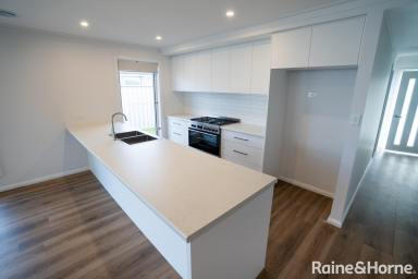 House For Lease - NSW - Gobbagombalin - 2650 - MODERN GOBBAGOMBALIN HOME  (Image 2)
