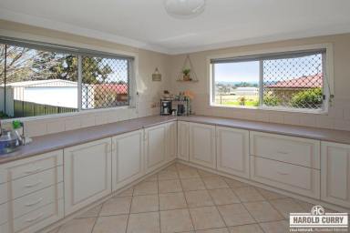 House For Sale - NSW - Tenterfield - 2372 - Split Level with Location.....  (Image 2)
