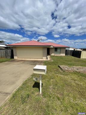 House Leased - QLD - Kingaroy - 4610 - Large Home w/ Double Bay Shed  (Image 2)