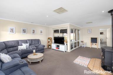 House For Lease - NSW - Glenfield Park - 2650 - Updated Family Home  (Image 2)