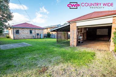 House Leased - NSW - Glen Innes - 2370 - 3 Bedroom, Brick Family home, close to town.  (Image 2)