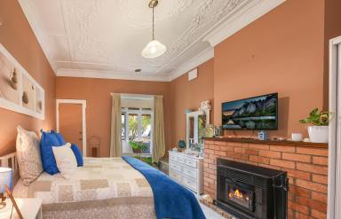 House Leased - NSW - Lithgow - 2790 - FREESTANDING DOUBLE BRICK BUNGALOW (Image 2)