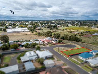 Residential Block Sold - VIC - Hamilton - 3300 - Building block with enviable views  (Image 2)