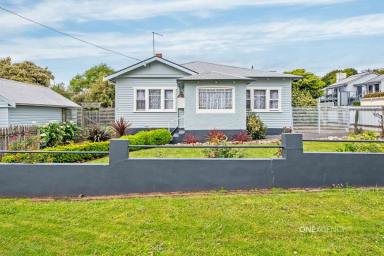 House For Sale - TAS - Ulverstone - 7315 - Contract Fallen Through - NOW AVAILABLE  (Image 2)
