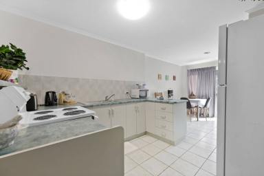 Townhouse Leased - QLD - Mackay - 4740 - MODERN UNIT CLOSE TO TOWN WITH GREAT SIZE COURTYARD!  (Image 2)