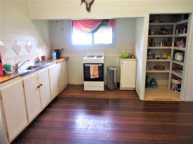 House For Sale - QLD - Childers - 4660 - RENOVATE TO YOUR HEARTS CONTENT  (Image 2)