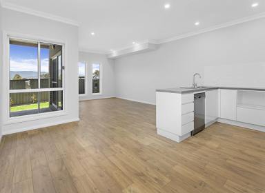 Townhouse Leased - NSW - Albion Park - 2527 - LEASED BY RAINE & HORNE KIAMA  (Image 2)