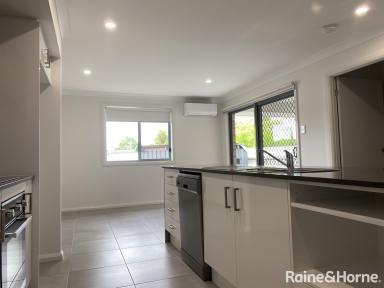 House Leased - NSW - Nowra - 2541 - Modern 4-Bedroom Duplex in Convenient Nowra Location  (Image 2)