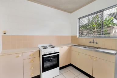 Unit Leased - QLD - Trinity Beach - 4879 - 1 BEDROOM UNIT - GREAT LOCATION!  (Image 2)