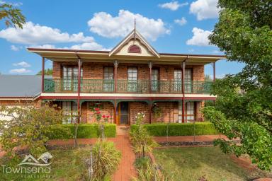 House For Sale - NSW - Orange - 2800 - Prestige Property in Popular Location  (Image 2)