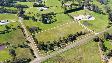 Residential Block For Sale - VIC - Ross Creek - 3351 - Incredible Lifestyle Allotment Close To Ballarat With Services  (Image 2)