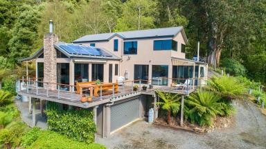 House For Sale - VIC - Apollo Bay - 3233 - LUXURY HILLSIDE HIDEAWAY  (Image 2)