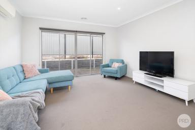 House Leased - VIC - Ballarat East - 3350 - LOVELY 3 BEDROOM HOME IN BALLARAT EAST!  (Image 2)