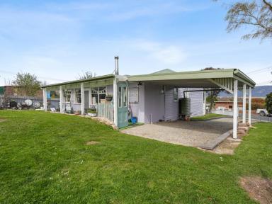 House Leased - TAS - St Marys - 7215 - Cozy Country Comfort and Convenience  (Image 2)