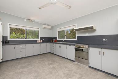 House For Sale - QLD - Bambaroo - 4850 - Sustainable Living  (Image 2)