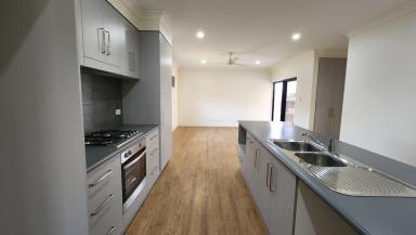 House Leased - QLD - Atherton - 4883 - 2 Bedroom Modern Home  (Image 2)