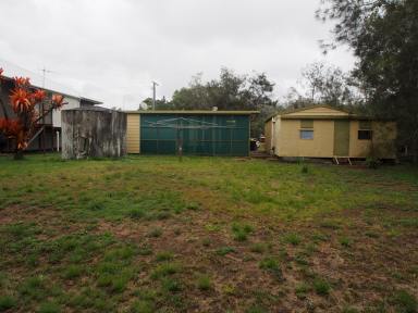 House For Sale - QLD - Buxton - 4660 - LIVE IN OR INVEST  (Image 2)