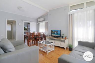 House Leased - NSW - North Albury - 2640 - CONVENIENTLY LOCATED  (Image 2)