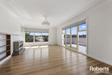 House For Lease - TAS - Devonport - 7310 - Upstairs unit with water views (Image 2)