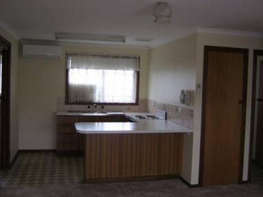 Unit Leased - VIC - Bairnsdale - 3875 - NICE TWO BEDROOM UNIT  (Image 2)