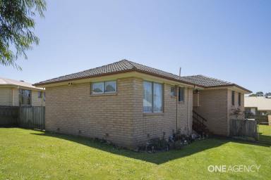 House For Sale - TAS - Shorewell Park - 7320 - Excellent Investment Opportunity  (Image 2)