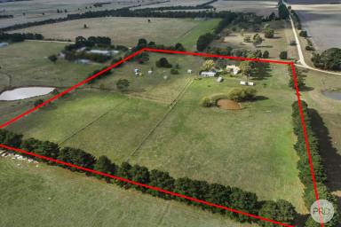 House Sold - VIC - Clunes - 3370 - Acreage Living At Its Absolute Finest in Historic Clunes  (Image 2)
