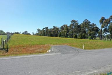 Residential Block Sold - VIC - Ellaswood - 3875 - 1 Acre in Hodges Estate – Ready to Build.  (Image 2)