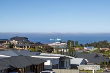 House For Sale - TAS - Park Grove - 7320 - Executive Living, Premier Location with views!  (Image 2)