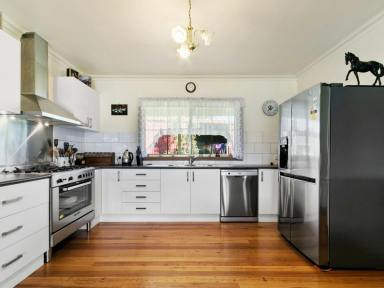 House For Sale - VIC - Sarsfield - 3875 - ON THE NICHOLSON RIVER – YOUR DREAM HOME AWAITS!  (Image 2)