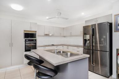 House Sold - QLD - Idalia - 4811 - FANTASTIC FAMILY HOME IN A GREAT LOCATION JUST MINUTES FROM THE CITY!  VACANT & READY TO OCCUPY! ( CONTRACT CRASHED SO HURRY TO INSPECT! )  (Image 2)