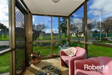 House Leased - TAS - Dowsing Point - 7010 - Quiet location  (Image 2)