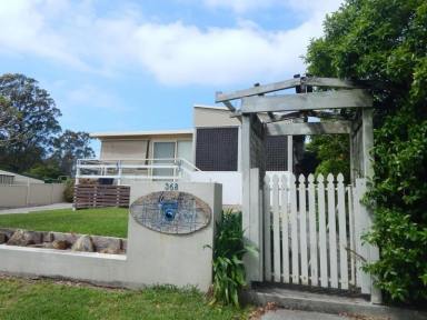 House Leased - NSW - Karuah - 2324 - DECEIVING FROM THE OUTSIDE.....IT HAS GOT THE LOT  (Image 2)