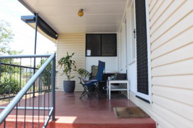 House For Sale - QLD - Bowen - 4805 - RECENT RENO - CLOSE TO BOWEN CBD  (Image 2)