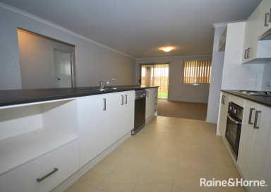 House For Lease - NSW - Worrigee - 2540 - Family Sized Duplex  (Image 2)