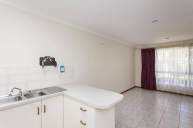 Unit For Lease - NSW - Raymond Terrace - 2324 - STONES THROW TO THE CENTRE OF TOWN!!!  (Image 2)