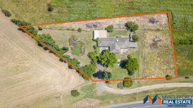 House Sold - VIC - Myrtleford - 3737 - Brick Home on Acre  (Image 2)