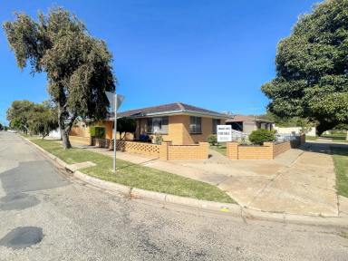 House For Sale - VIC - Swan Hill - 3585 - Solid, Original & In Great Condition  (Image 2)