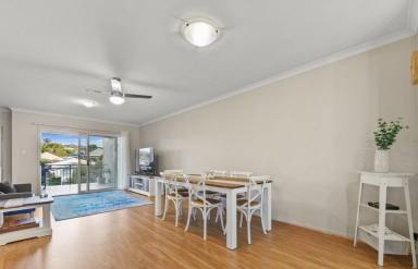 House Leased - QLD - Springfield - 4300 - GORGEOUS HOME IN GREAT LOCATION!!!!  (Image 2)