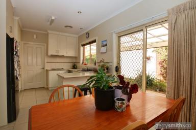 Townhouse For Lease - VIC - Horsham - 3400 - MODERN 3 BEDROOM TOWNHOUSE.  (Image 2)
