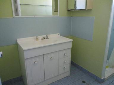 Flat Leased - QLD - Ingham - 4850 - 3 Bedroom unit - Close to centre of town  (Image 2)
