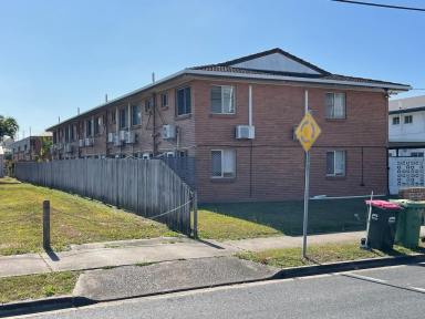 Unit Leased - QLD - Mackay - 4740 - AFFORDABLE FURNISHED TOWN HOUSE IN FANTASTIC LOCATION!  (Image 2)