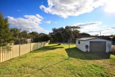 House Leased - NSW - Shoalhaven Heads - 2535 - 3 Bedroom Cottage  (Image 2)