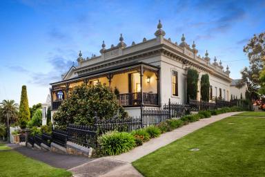 House For Sale - VIC - Bendigo - 3550 - MODERN LUXURY: Heritage living in the heart of the city!  (Image 2)