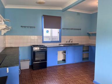 House Leased - NSW - Bomaderry - 2541 - 3 Bedroom Family Home  (Image 2)