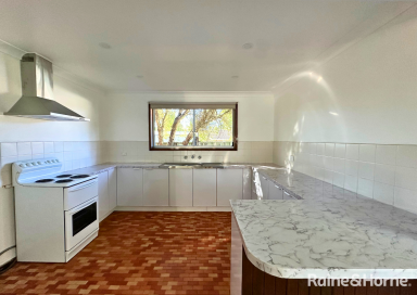 House For Lease - NSW - Nowra - 2541 - Practical Unit Close to Nowra  (Image 2)