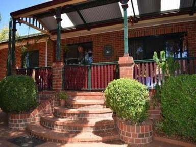 House For Sale - NSW - Dubbo - 2830 - Unique, Quality Federation Style Home in Quiet Cul-de-sac  (Image 2)