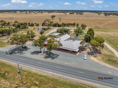 Hotel/Leisure For Sale - VIC - Echuca - 3564 - Iconic Country Hotel in River Country - Business &  Freehold Going Concern  (Image 2)