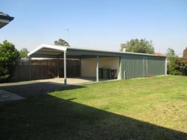 House Leased - VIC - Bairnsdale - 3875 - 3 BEDROOM FAMILY HOME  (Image 2)